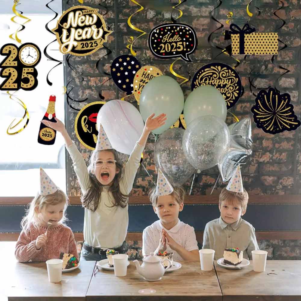New Years Eve Decorations 2025, 18Pcs Black Gold HAPPY NEW YEAR Party Banner Set
