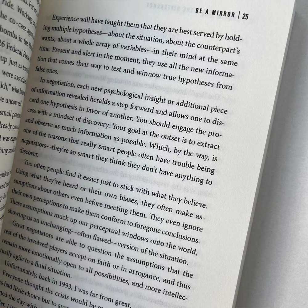 Never Split the Difference: Negotiating as if Your Life Depended on It BOOK