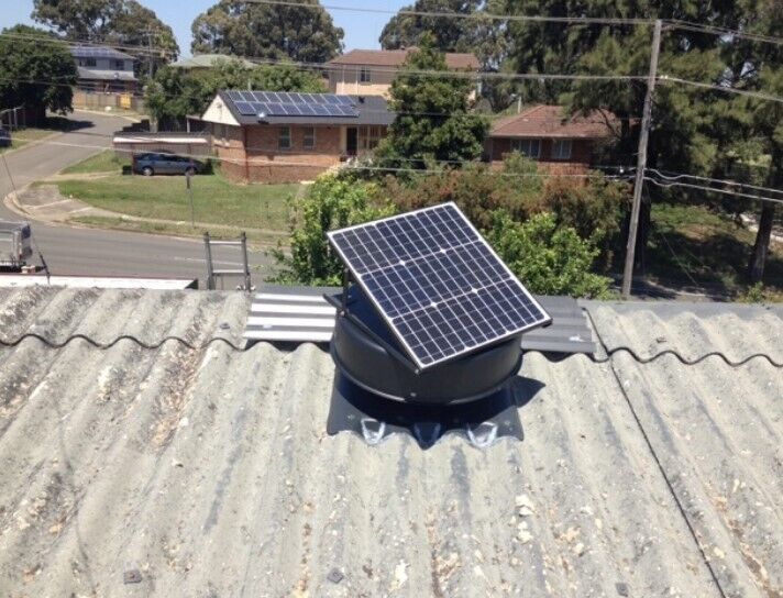 SolarKing Solar Roof Fan/Solar Roof Ventilation Fan 35 Watts 15V (320MM SRVF V2)