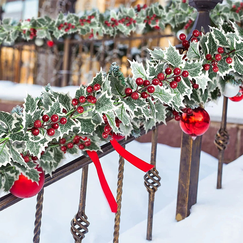 2Pcs 2.2M Christmas Garland with Holly Leaves & Red Berries Artificial Greenery for Fireplace, Stairs & Door Decor
﻿