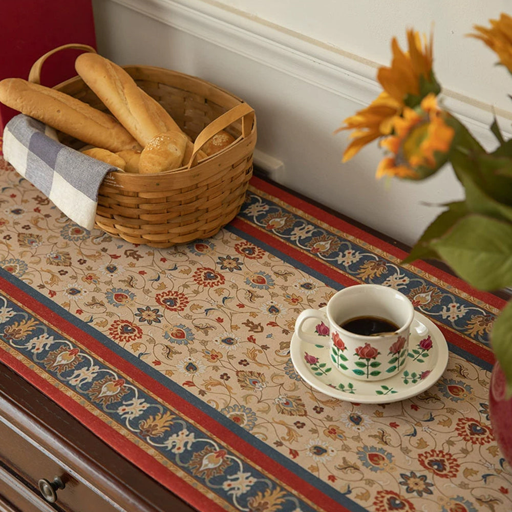 Retro Jacquard Table Runner - Long Strip Vintage Tablecloth with Tassels