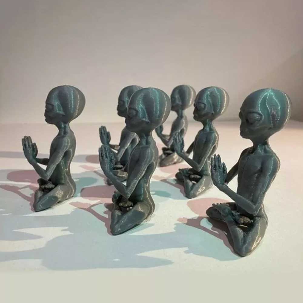 MEDITATING ALIEN Garden Statue Art Sculpture Resin Ornament Sculptures Decor 15CM