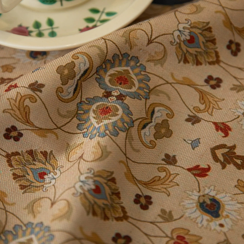 Retro Jacquard Table Runner - Long Strip Vintage Tablecloth with Tassels
