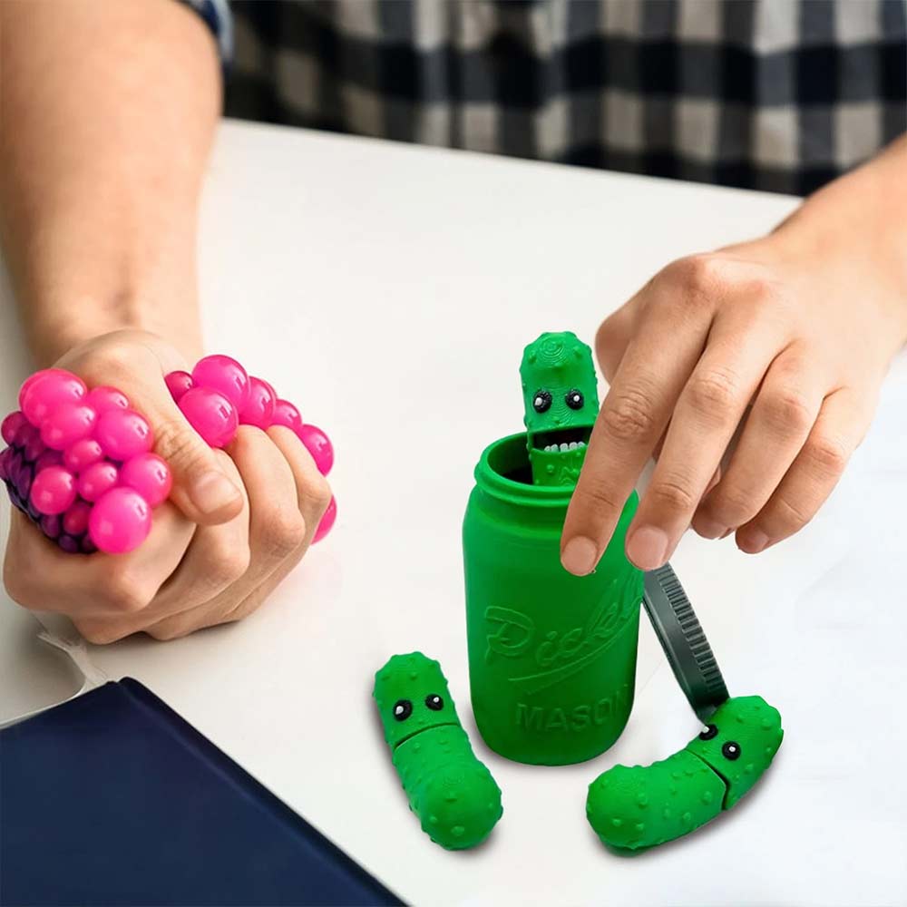 3D Printed Pickles in Mason Jar – Fun Articulated Pickle Gifts with Movable Mouths