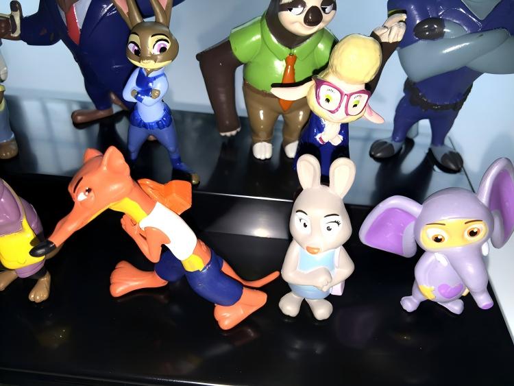 12pcs Cartoon Animal Mini PVC Figures -Colorful Character Collection Set