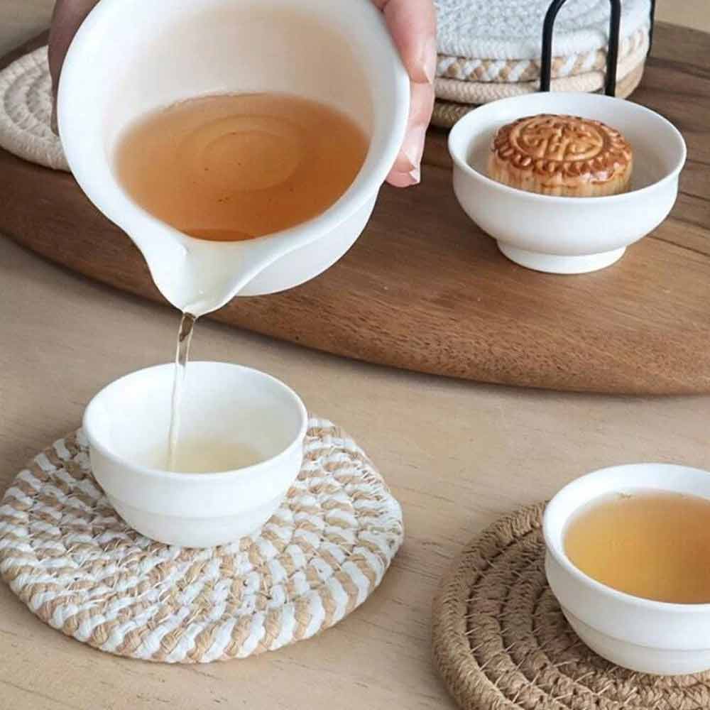 8-Piece Cup Coaster Set – Non-Woven Heat Resistant Mat with Non-Slip Iron Frame