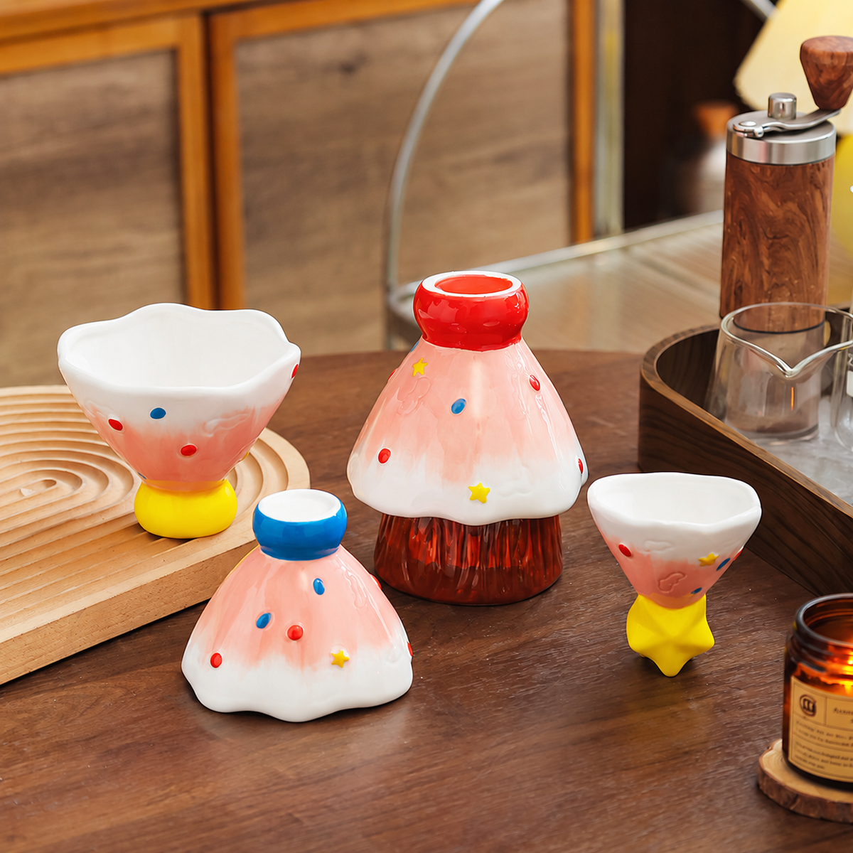 Stackable Christmas Tree Cup Set – 5PCS Hand-Painted Ceramic Tea Cups Gift