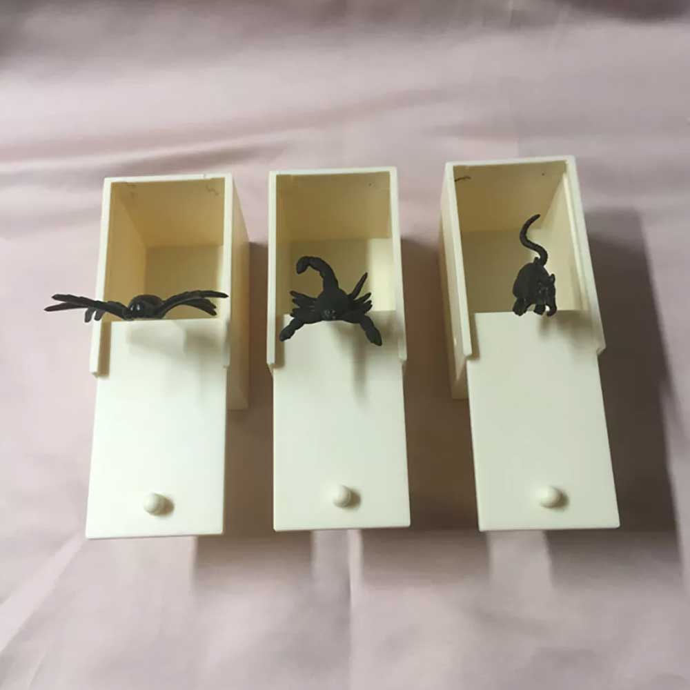 Halloween Toys Prank Spider Scare Box Hidden in Case Trick Play Joke Scare Box
