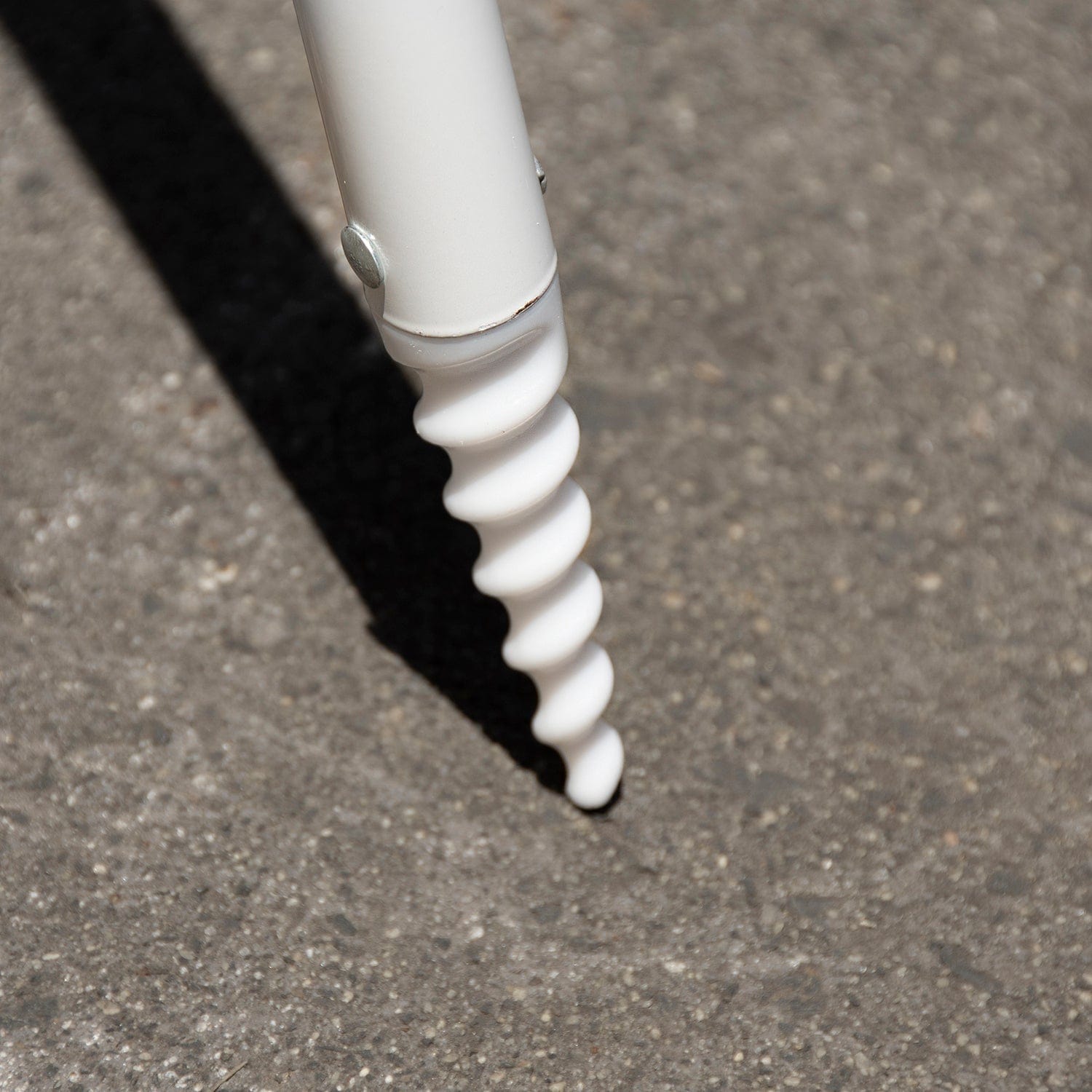 Lazy Dayz 1.8m Tiltable Beach Umbrella with Carry Bag - Makena