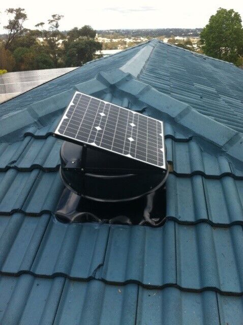 SolarKing Solar Roof Fan/Solar Roof Ventilation Fan 35 Watts 15V (320MM SRVF V2)