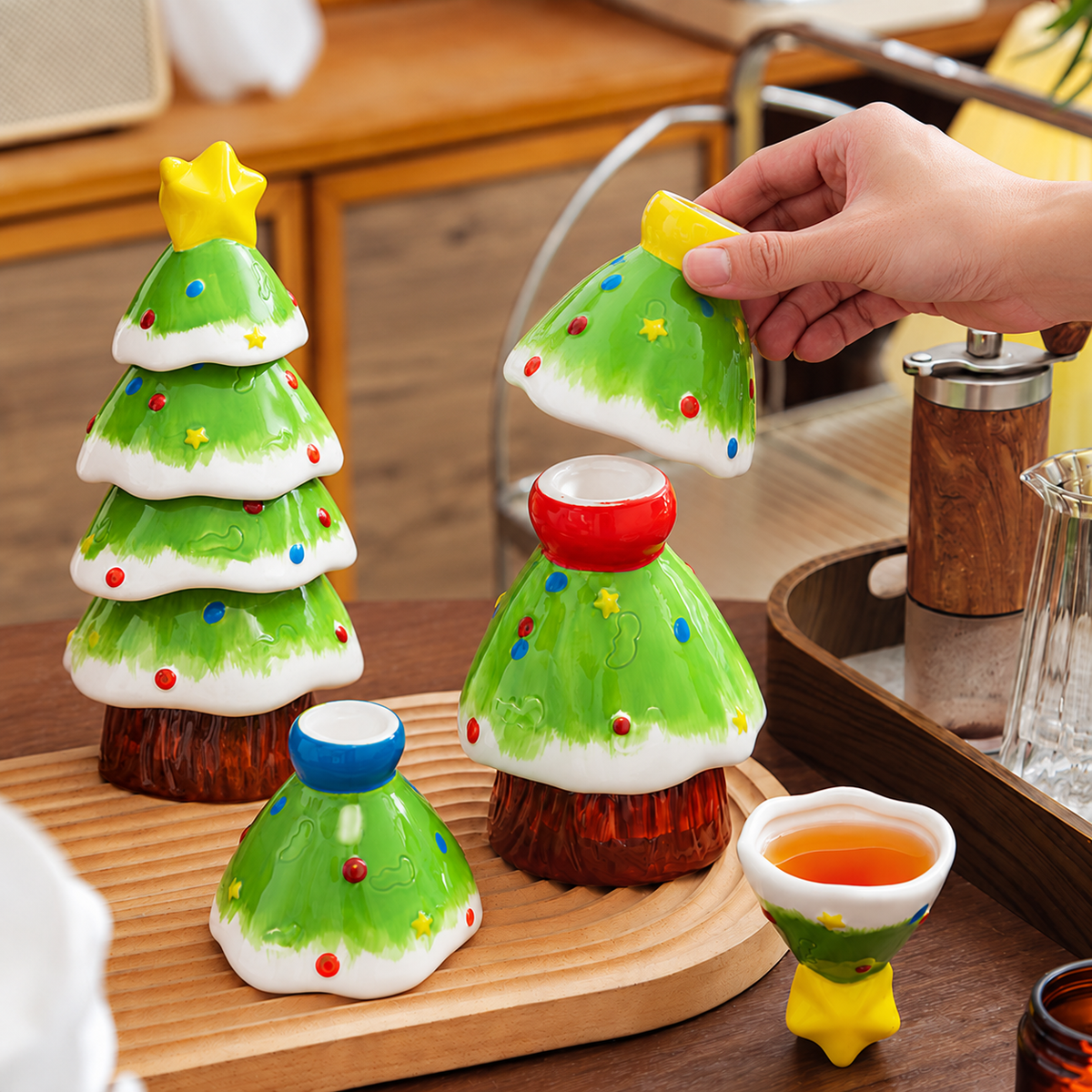 Stackable Christmas Tree Cup Set – 5PCS Hand-Painted Ceramic Tea Cups Gift