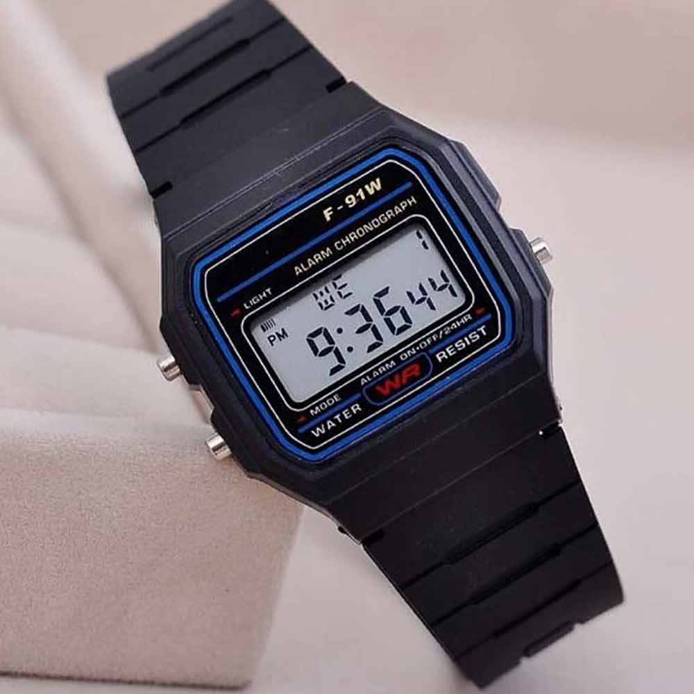 Classic Digital Retro Sport Alarm Stopwatch Black Watch – Unisex Everyday Timepiece